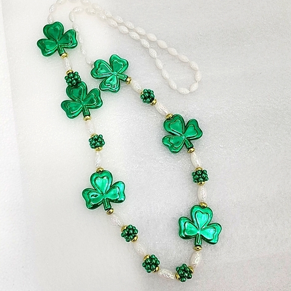 Party Supplies | Vintage Shamrock Necklace With 2 Inches Shamrocks And ...